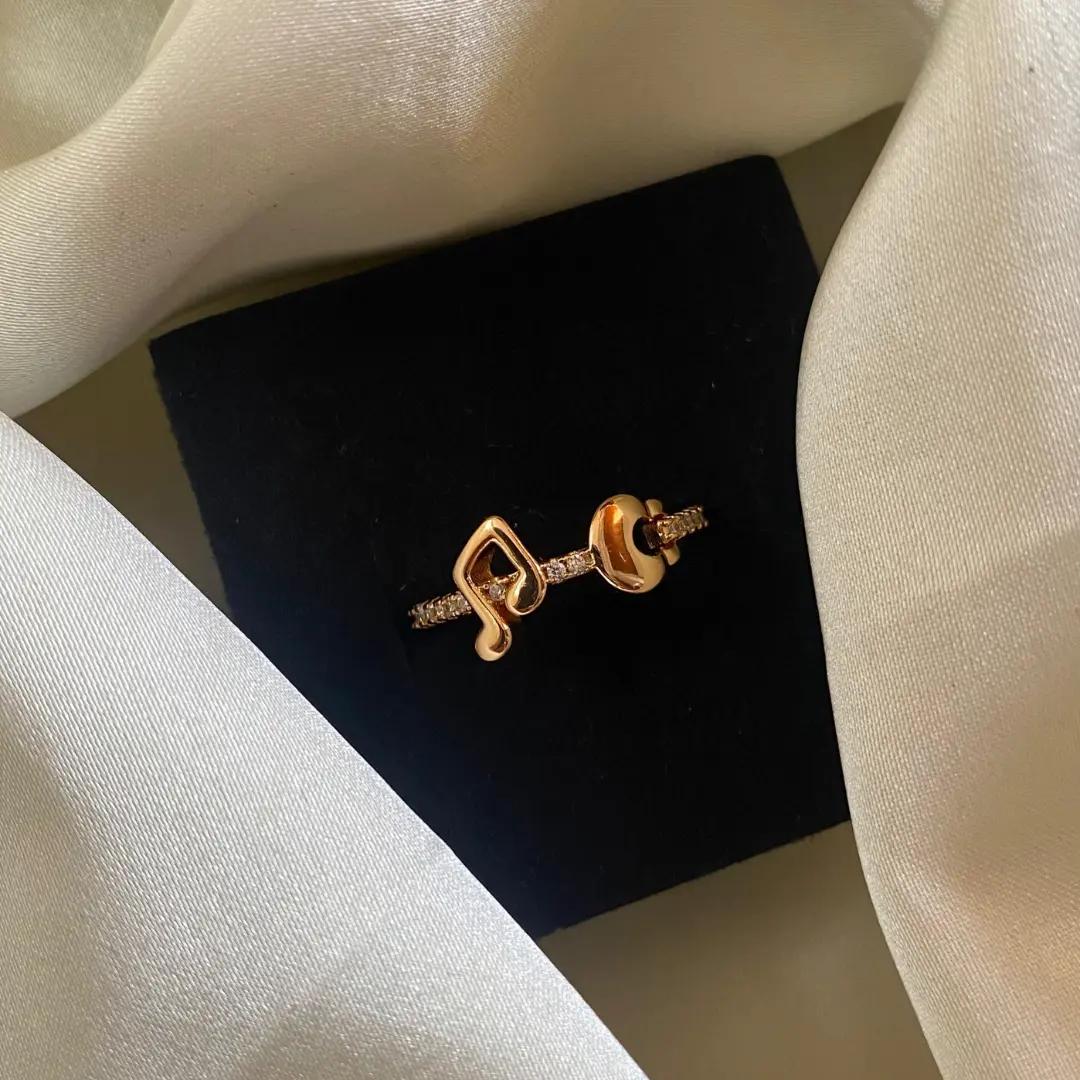 Rose gold-plated adjustable ring with cubic zirconia stones